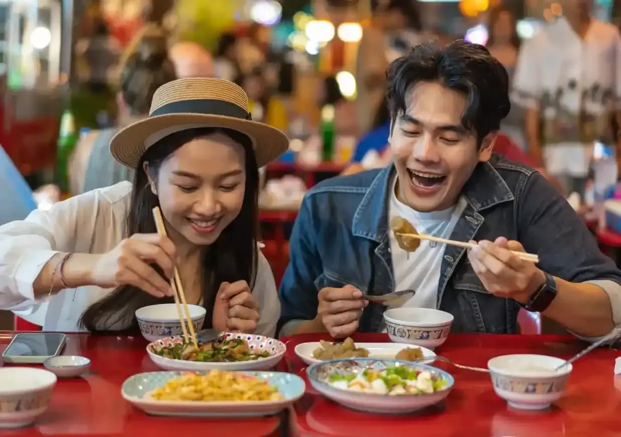 Street Food Tasting
with a Local